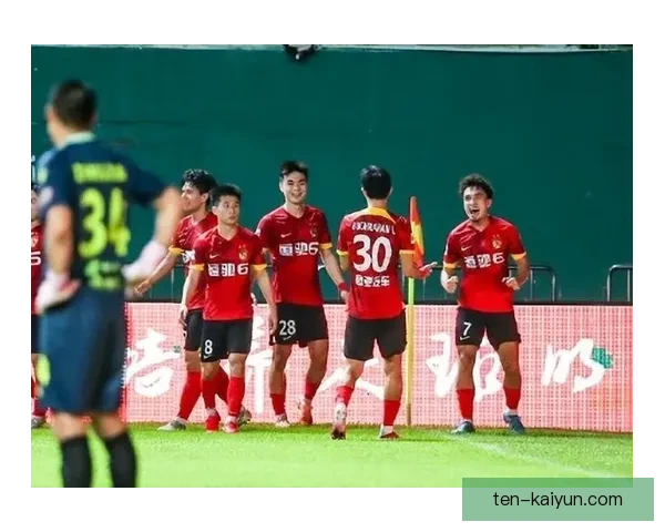 广州队最新阵容持续调整，年轻球员加入提升整体竞争力。