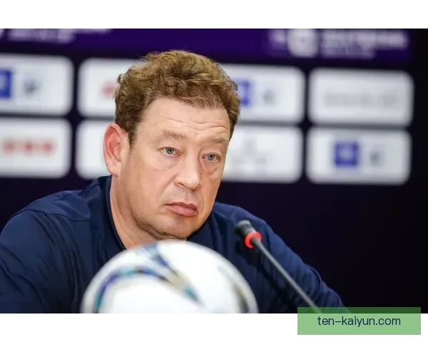 上海申花斯卢茨基战术分析：球队表现稳健，状态回暖值得关注