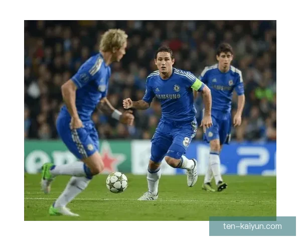 切尔西在英超联赛中状态回暖，近期表现稳健引发关注